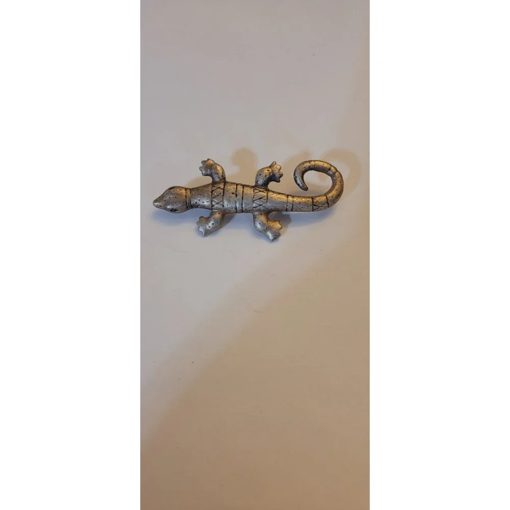 VINTAGE BROOCH SILVER PIN 2